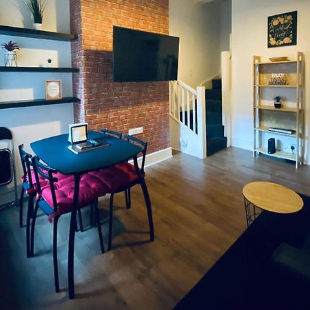 Large 4 Bedroom Home - Coventry City Centre מראה חיצוני תמונה