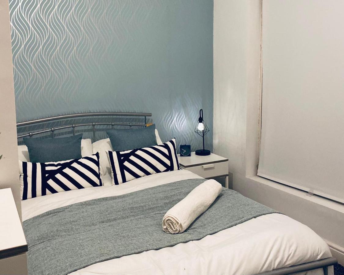 Large 4 Bedroom Home - Coventry City Centre מראה חיצוני תמונה